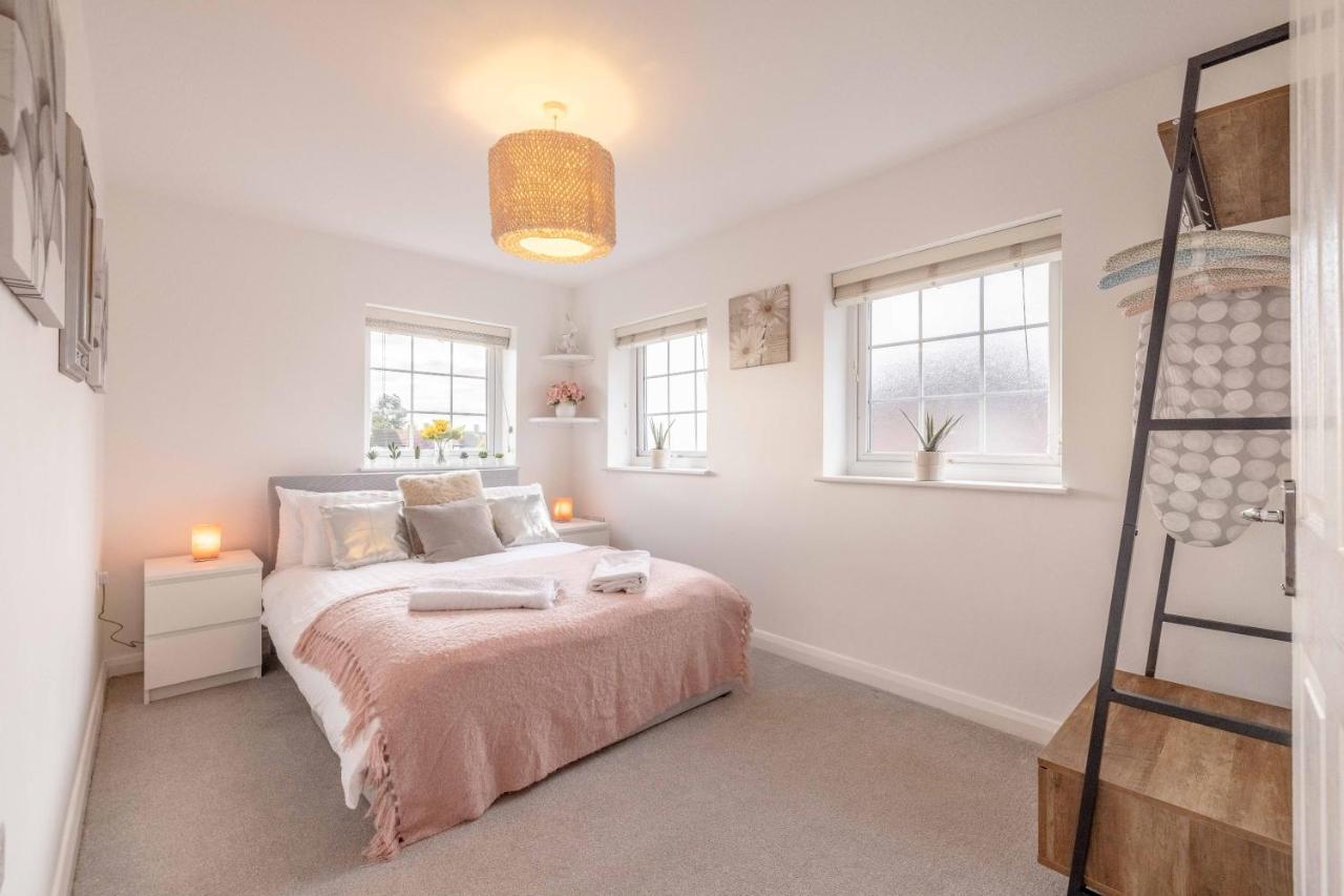 Windsor Wexham One Bedroom Home Sleeps Four Slough Exterior photo