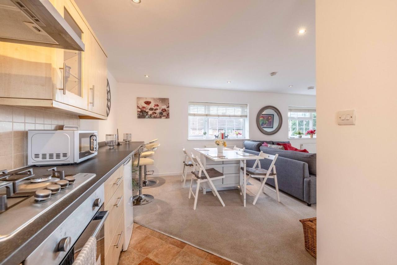 Windsor Wexham One Bedroom Home Sleeps Four Slough Exterior photo